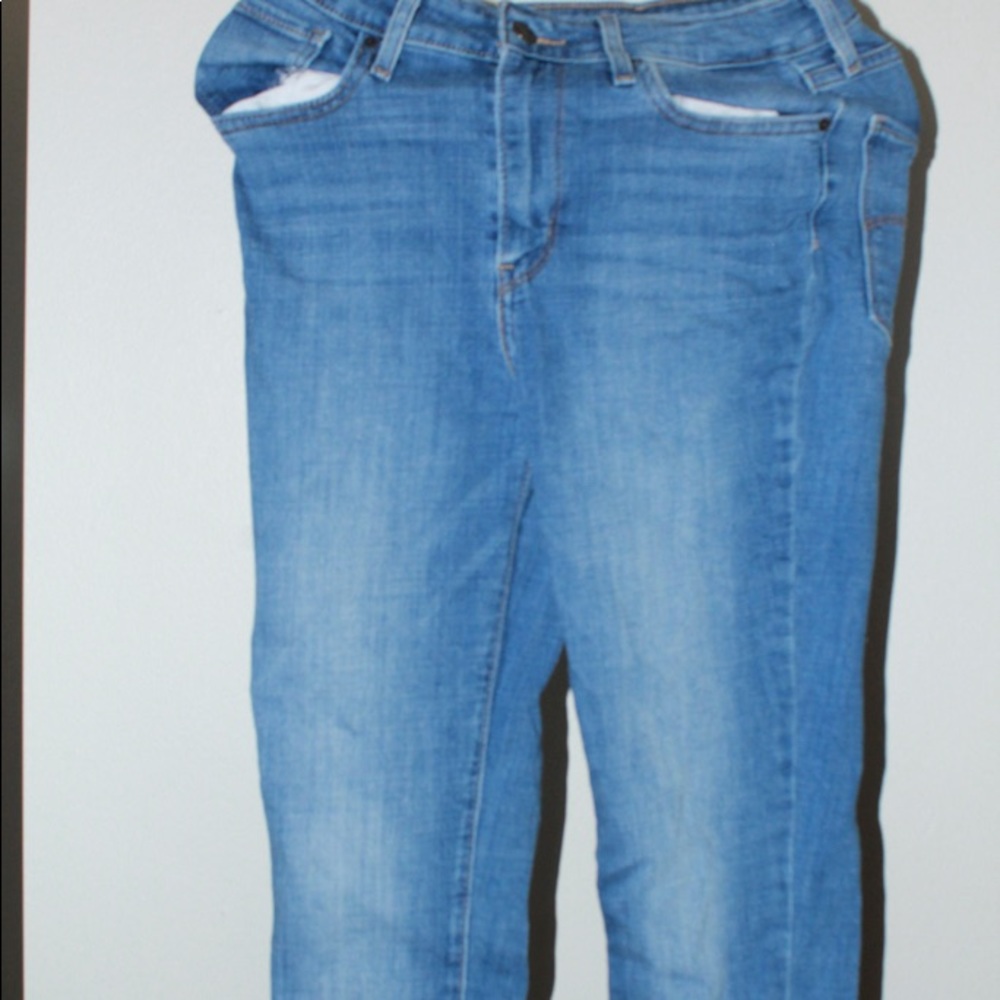 MUST GO ‼️ Donation Sale Levi’s High Rise 721 Jeans. Read Description Below 👇 - Picture 2 of 3